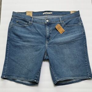 Women’s Levi’s Plus Size Shaping Bermuda Shorts. Size 22W. New with tags